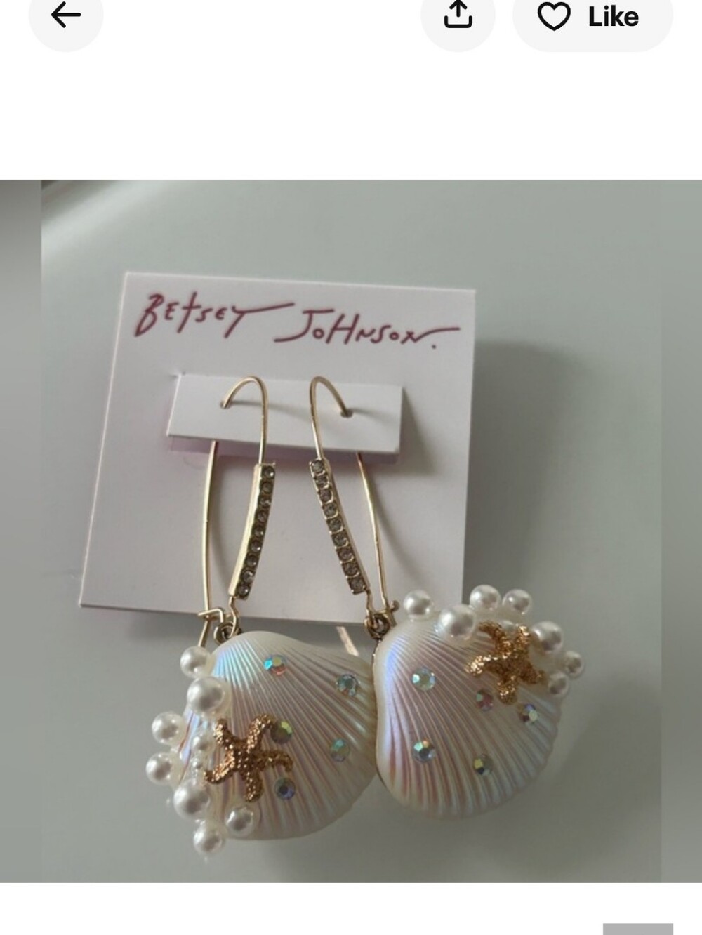 ✨️NWT BETSEY JOHNSON WHITE OPAL🌊 SEA SHELL🐚 MERMAID EARRINGS / VIRAL